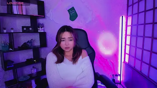 Snapshot of Fluffy_Rose chatting on 12-27-24, 11:39 Fluffy Rose online show from 12-27-24, 11:39