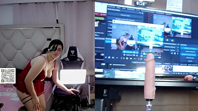 Snapshot of Tamaraa_wet chatting on 11-15-25, 05:05 Tamaraa wet online show from 11-15-25, 05:05