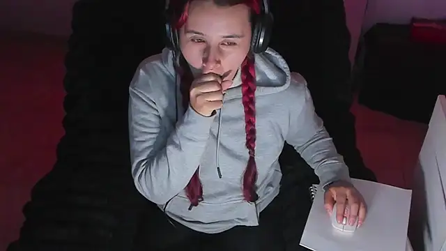 Snapshot of bonnie_moon_ chatting on 10-22-25, 10:31 bonnie moon online show from 10-22-25, 10:31