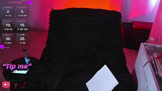 Snapshot of bonnie_moon_ chatting on 10-24-25, 08:38 bonnie moon online show from 10-24-25, 08:38