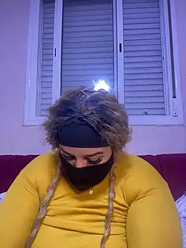 Snapshot of mari_layali chatting on 12-23-24, 02:56 mari layali online show from 12-23-24, 02:56