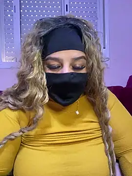 Snapshot of mari_layali chatting on 12-23-24, 09:05 mari layali online show from 12-23-24, 09:05