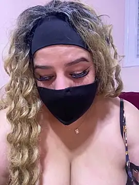 Snapshot of mari_layali chatting on 01-06-25, 08:07 mari layali online show from 01-06-25, 08:07