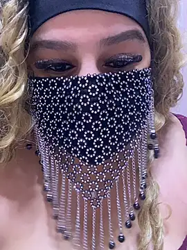 Snapshot of mari_layali chatting on 03-12-25, 02:09 mari layali online show from 03-12-25, 02:09