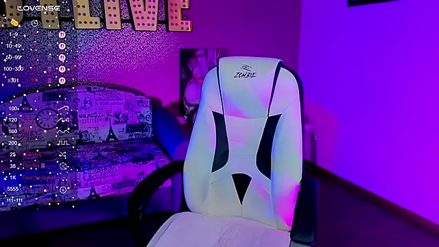 Snapshot of Lilumytrend chatting on 02-17-26, 12:12 Lilumytrend online show from 02-17-26, 12:12