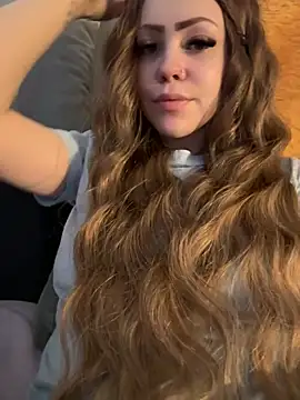 Snapshot of Highschoolpussy chatting on 01-28-25, 02:10 Highschoolpussy online show from 01-28-25, 02:10