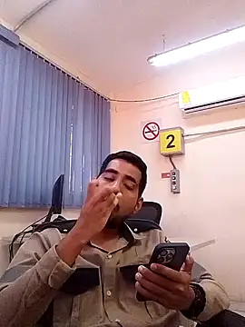 EnriquePersian197 online show from 02-06-25, 06:24