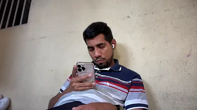 EnriquePersian197 online show from 02-09-25, 07:41