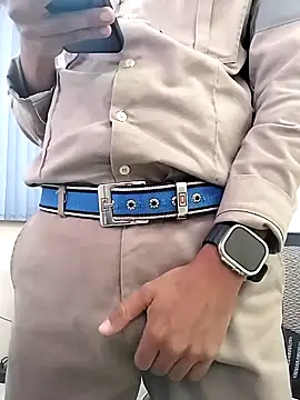 EnriquePersian197 online show from 10-02-25, 07:43