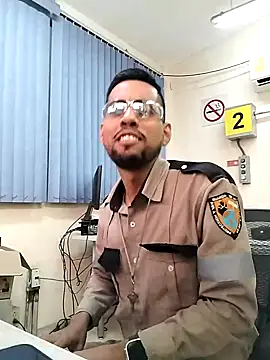 EnriquePersian197 online show from 10-09-25, 03:21