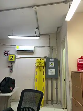 EnriquePersian197 online show from 10-15-25, 01:06