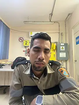 EnriquePersian197 online show from 11-26-25, 05:41