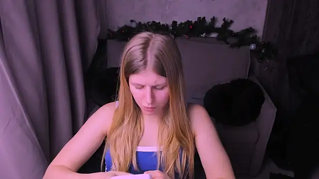 Snapshot of kirraa_ chatting on 12-19-24, 01:18 kirraa  online show from 12-19-24, 01:18