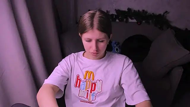 Snapshot of kirraa_ chatting on 12-28-24, 10:02 kirraa  online show from 12-28-24, 10:02