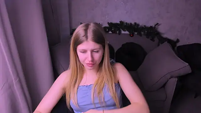 Snapshot of kirraa_ chatting on 12-29-24, 10:14 kirraa  online show from 12-29-24, 10:14