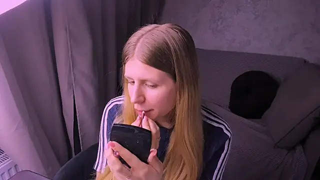 Snapshot of kirraa_ chatting on 03-09-25, 06:54 kirraa  online show from 03-09-25, 06:54