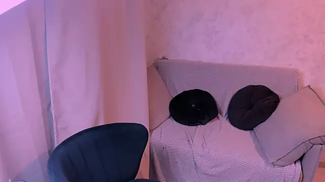 Snapshot of kirraa_ chatting on 03-13-25, 07:39 kirraa  online show from 03-13-25, 07:39