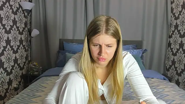 Snapshot of kirraa_ chatting on 09-21-25, 05:36 kirraa  online show from 09-21-25, 05:36