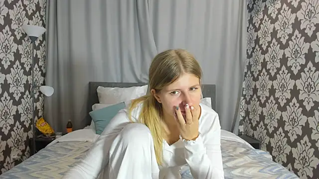 Snapshot of kirraa_ chatting on 09-29-25, 01:38 kirraa  online show from 09-29-25, 01:38