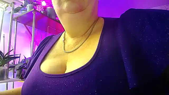  Sweet Woman online show from 10-11-25, 04:22