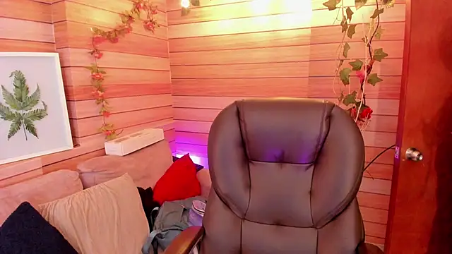 marien thomson  online show from 03-22-25, 10:26