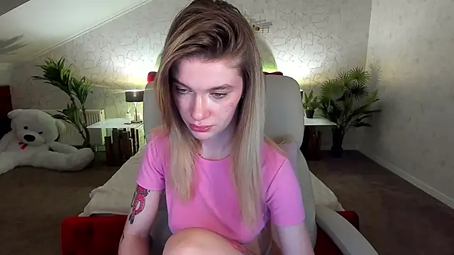 Snapshot of AnacondaOn chatting on 03-15-25, 05:48 AnacondaOn online show from 03-15-25, 05:48