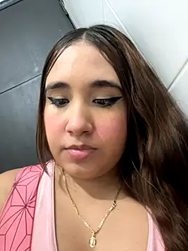 Snapshot of melyescobar chatting on 10-19-25, 03:29 melyescobar online show from 10-19-25, 03:29