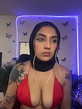 Snapshot of Lia-mitch chatting on 06-30-26, 07:04 Lia-mitch online show from 06-30-26, 07:04