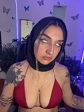 Snapshot of Lia-mitch chatting on 07-02-26, 06:58 Lia-mitch online show from 07-02-26, 06:58