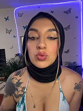 Snapshot of Lia-mitch chatting on 07-07-26, 06:34 Lia-mitch online show from 07-07-26, 06:34