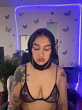 Snapshot of Lia-mitch chatting on 07-24-26, 07:12 Lia-mitch online show from 07-24-26, 07:12