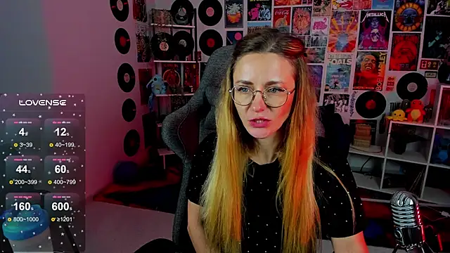 Snapshot of LadyIzabel chatting on 12-13-24, 05:38 LadyIzabel online show from 12-13-24, 05:38