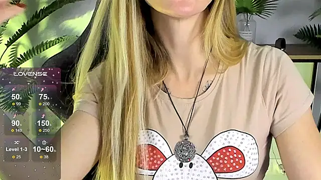 Snapshot of LadyIzabel chatting on 12-16-24, 11:55 LadyIzabel online show from 12-16-24, 11:55