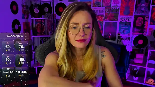 Snapshot of LadyIzabel chatting on 12-21-24, 09:01 LadyIzabel online show from 12-21-24, 09:01