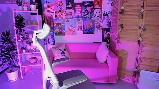 Snapshot of LadyIzabel chatting on 01-17-25, 08:24 LadyIzabel online show from 01-17-25, 08:24