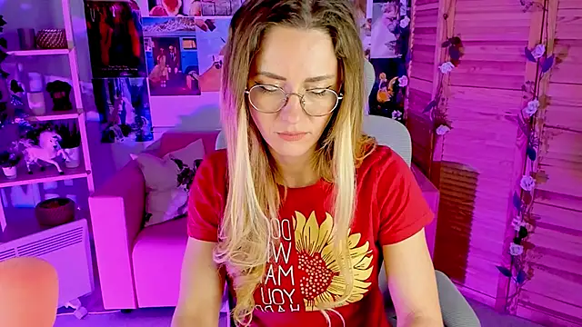 Snapshot of LadyIzabel chatting on 01-28-25, 11:38 LadyIzabel online show from 01-28-25, 11:38