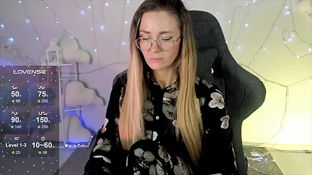 Snapshot of LadyIzabel chatting on 02-03-25, 11:31 LadyIzabel online show from 02-03-25, 11:31