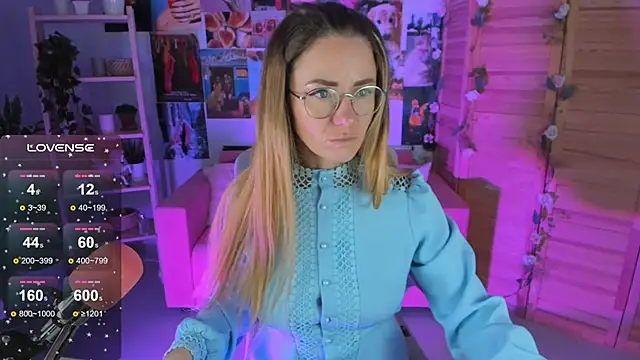 Snapshot of LadyIzabel chatting on 02-08-25, 05:29 LadyIzabel online show from 02-08-25, 05:29