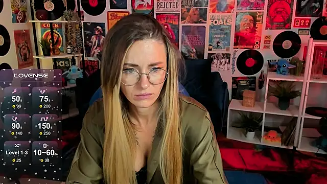 Snapshot of LadyIzabel chatting on 02-19-25, 10:45 LadyIzabel online show from 02-19-25, 10:45