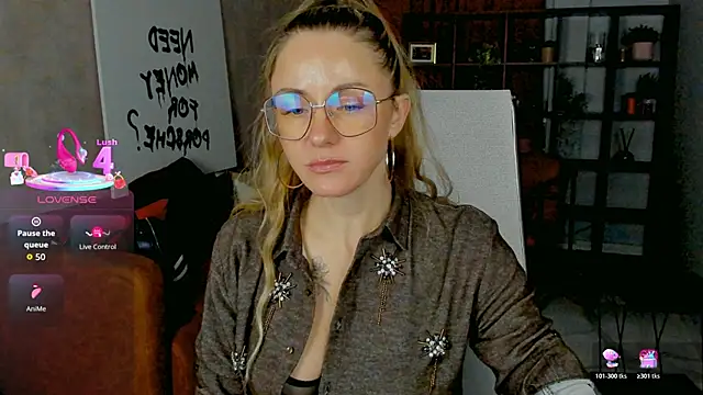 Snapshot of LadyIzabel chatting on 02-21-26, 02:40 LadyIzabel online show from 02-21-26, 02:40