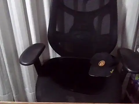 Snapshot of Puleva2 chatting on 02-12-26, 12:27 Puleva2 online show from 02-12-26, 12:27