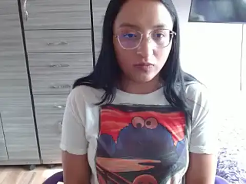 Snapshot of Nia-Cop chatting on 01-02-25, 08:02 Nia-Cop online show from 01-02-25, 08:02