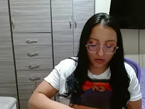 Snapshot of Nia-Cop chatting on 01-02-25, 11:06 Nia-Cop online show from 01-02-25, 11:06