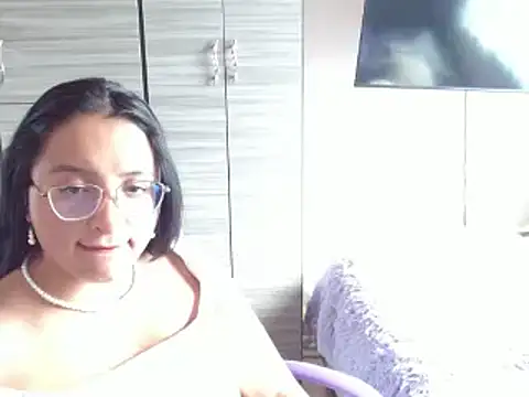 Snapshot of Nia-Cop chatting on 01-09-25, 08:55 Nia-Cop online show from 01-09-25, 08:55