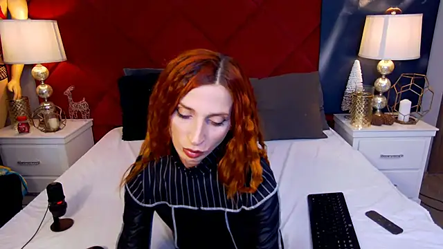 Snapshot of MinnieDrew chatting on 12-03-25, 08:07 MinnieDrew online show from 12-03-25, 08:07