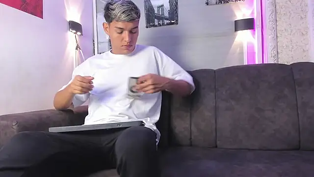 ryan carter08 online show from 10-02-25, 12:56