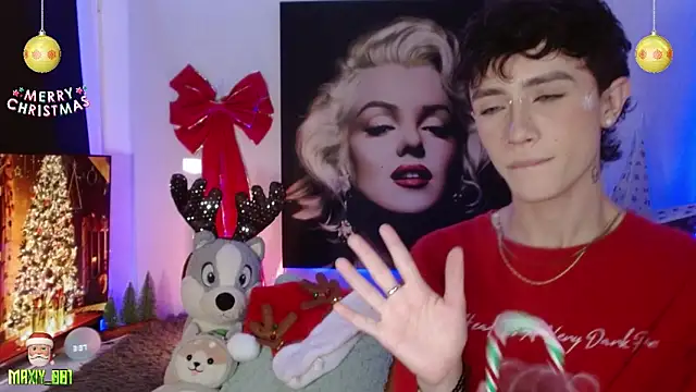 Snapshot of maxiy_001 chatting on 12-03-24, 08:38 maxiy 001 online show from 12-03-24, 08:38