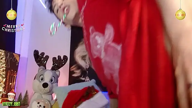 Snapshot of maxiy_001 chatting on 12-03-24, 11:44 maxiy 001 online show from 12-03-24, 11:44