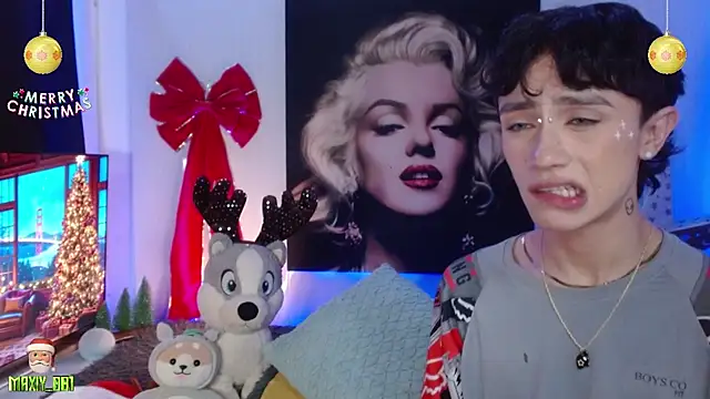 Snapshot of maxiy_001 chatting on 12-05-24, 07:49 maxiy 001 online show from 12-05-24, 07:49