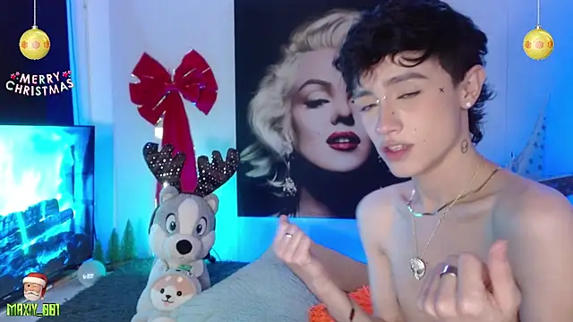 Snapshot of maxiy_001 chatting on 12-09-24, 11:24 maxiy 001 online show from 12-09-24, 11:24